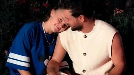 JoJo Siwa makes gushing tribute to Chris Hughes with tender three-word statement on stage