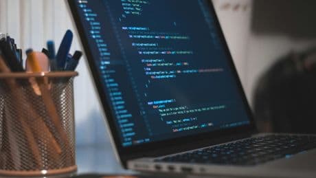 En prison, cet homme a appris à coder et s'est fait recruter par une start-up de la Silicon Valley