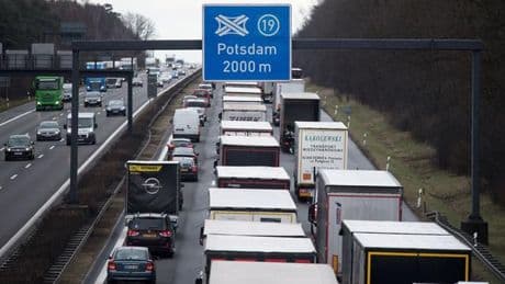 Staurisiko: Dichter Reiseverkehr und Stau auf Autobahnen erwartet