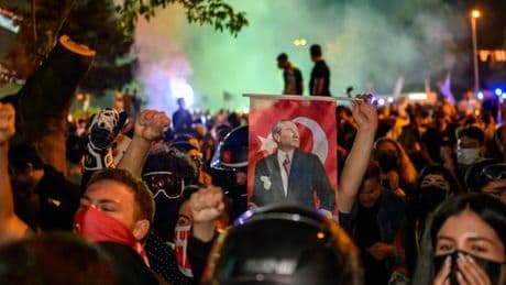 Turquie : nouvelle vague d’arrestations contre le principal parti de l’opposition