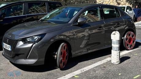 Peugeot mit unwirklich scheinenden Comic-Reifen: Das steckt dahinter