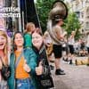 Regen kan sfeer niet bederven op laatste dag van Gentse Feesten, bezoekers genieten ook op dag 10 van sfeer en live muziek