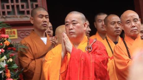 Entre malversations et vie dissolue, la chute vertigineuse du chef du temple Shaolin