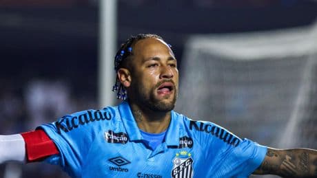 Foot : en vidéo, le doublé de Neymar avec Santos en championnat brésilien
