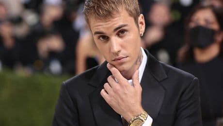 Justin Bieber Shows Off His ‘Swag’ On Surprise New Album