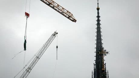 Toutes les statues ornant la base de la flèche de Notre-Dame de Paris ont été réinstallées