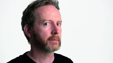 'La picadura de la abeja', de Paul Murray: vibrante e impulsiva narración de una familia al borde del colapso