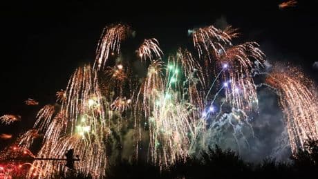 Kölner Lichter 2025: Diese Gegenstände sind beim Feuerwerk verboten
