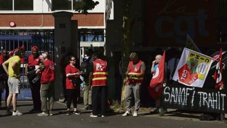 « Certains collègues bossent ici depuis trente ans ! » : à Maisons-Alfort, Sanofi poursuit sa frénésie de cessions… Et sa course au profit