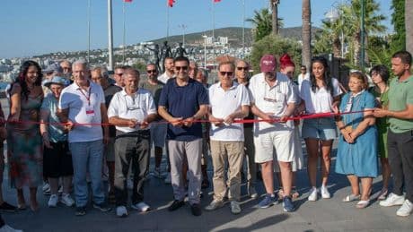 Kuşadası Yazarlar Şenliği başladı