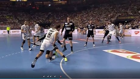 Trotz Rot für Gidsel nach Grätsche - Füchse Berlin stürmen ins Champions-League-Finale