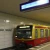 Mind the gap: Ein Augenblick lässt Berlin wieder ganz menschlich werden