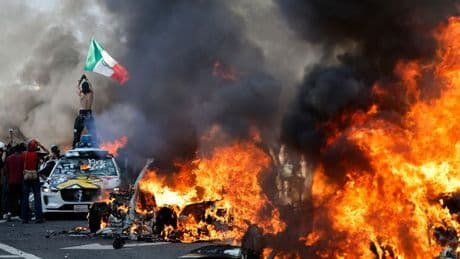 Los Angeles demo sees cars set on fire as National Guard troops clash with protesters