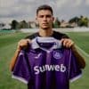 Officieel: Anderlecht huurt centrale verdediger Ozcan (19) van Aston Villa, mét aankoopoptie