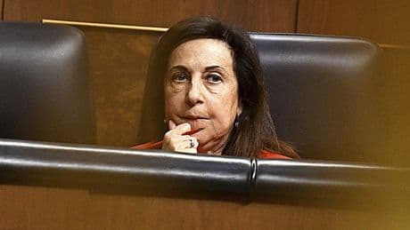 Arranca el plan de gasto 'exprés' en defensa: Robles da dos meses a la industria para presentar proyectos de I+D y la Agencia Espacial ficha en el ejército