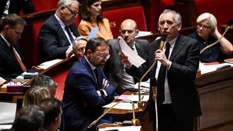"Ce n'est pas drôle tous les jours": François Bayrou évoque "la multiplication des pièges tendus" à Matignon