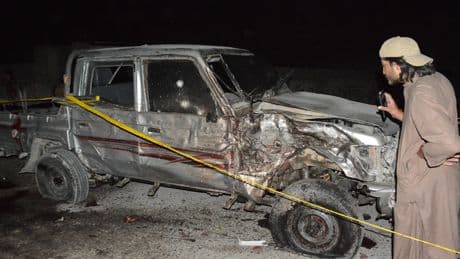 Pakistan'da askeri birliğe bombalı saldırı: Ölü ve yaralılar var