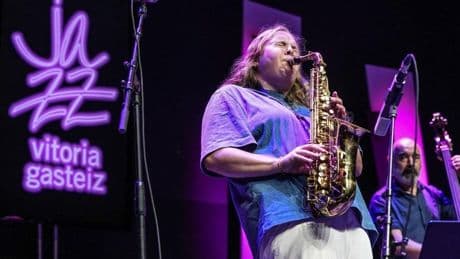 La tarde totalmente improvisada de Sarah Hanahan