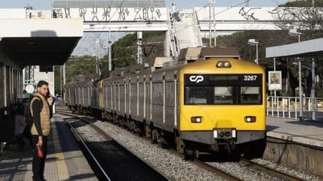 Caos total en Portugal: una huelga paraliza todos los trenes y los sindicatos no cumplen con los servicios mínimos