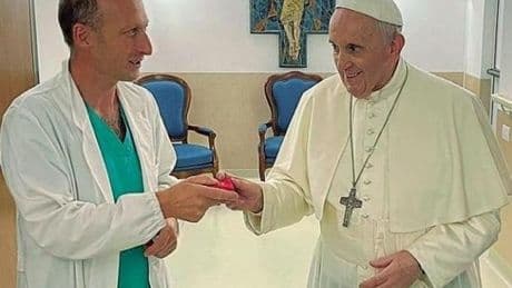 Sergio Alfieri, médico del Papa Francisco: "Tenía los ojos abiertos, no me respondía. No había nada que hacer"