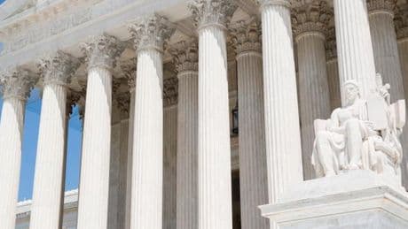 « Les injonctions des juges fédéraux sont certes pleines de nuances et de déférence, mais la magistrature américaine tient bon face à Donald Trump »