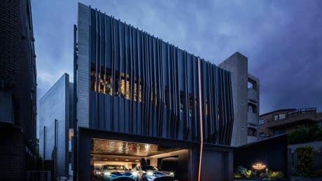 N°001 Minami Aoyama: quando l’Aston Martin diventa casa (e viceversa)