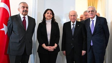 Bahçeli'den Meclis'e 'Milli Birlik Komisyonu' çağrısı: PKK'nın fesih kararıyla yeni bir aşamaya geçilmiştir, 16 siyasi parti temsilcisinin olduğu 100 üyeli komisyon oluşmalı