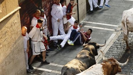 Sanfermines 2025: Rekordverletzungen und Proteste gegen Übergriffe
