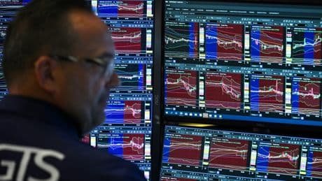 Wall Street clôture dans le rouge, les marchés dans l’attente de Nvidia et des indicateurs clés