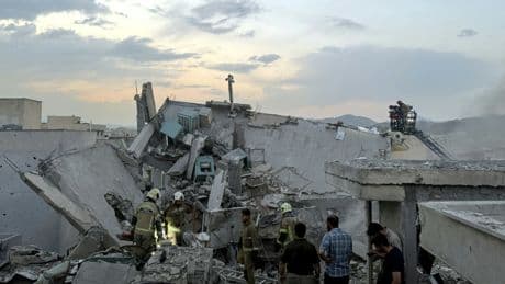 Israël bombarde des défenses aériennes et des lanceurs de missiles en Iran