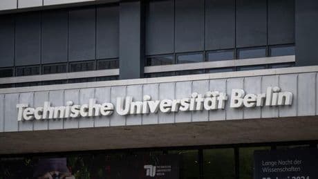 In Lagerraum: Chemikalien ausgetreten - Feuerwehreinsatz an TU