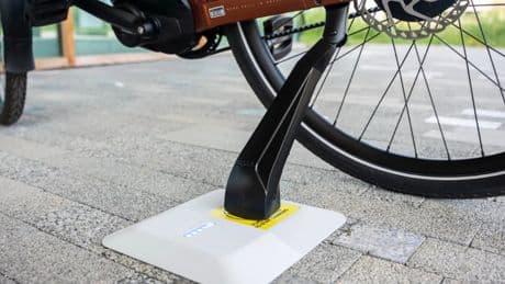 Start-up bringt induktive Ladestation für E-Bikes