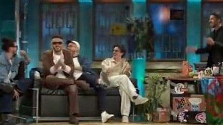 En 'La Revuelta' viven en directo la fumata blanca y aciertan con el nuevo Papa: «¡Va a ser gringo!»