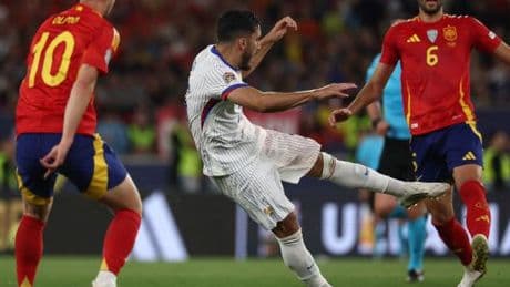 Allemagne-France : Rayan Cherki, d’indésirable à l’Olympique lyonnais à buteur en équipe de France