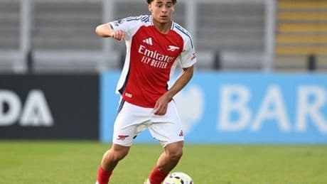 Son of Chelsea hero leaves club to sign pro contract with Arsenal
