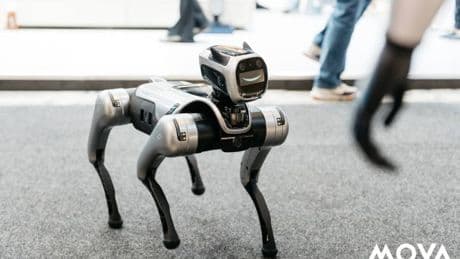Mova ZEUS 60: il robot aspirapolvere sale le scale. Le novità a IFA 2025