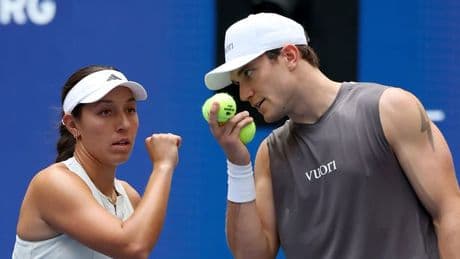 Jack Draper gets a ticking off from doubles partner after beating Emma Raducanu