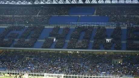 Milan, protesta dei tifosi: «Via tutti, liberateci da questa agonia». Furlani: «Cedere i big? Non abbiamo bisogno di fare sacrifici»