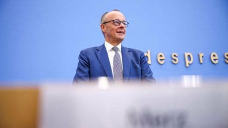 +++ Bundestag +++: Jetzt live: Zwischen Richterwahl und Trump-Zöllen – Merz zieht erste Kanzlerbilanz