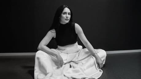 Regina Polanco, la gurú del textil que quiere vestirnos con fibras de algas y plátano: “Hablar de esto no es sexy, pero todo va a cambiar”