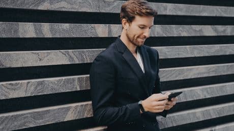 Psychologie: Wie Sie Ihr Handy halten, verrät viel über Ihren Charakter