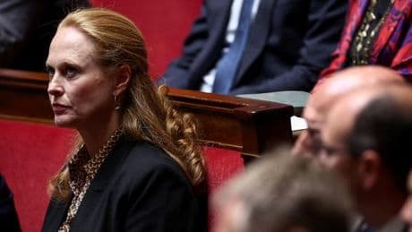 La députée macroniste Violette Spillebout sommée de s’expliquer pour son abstention lors du vote de confiance