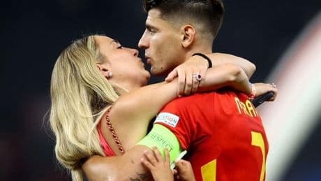 La mujer de Álvaro Morata denuncia amenazas de muerte al futbolista y a sus hijos por fallar el penalti