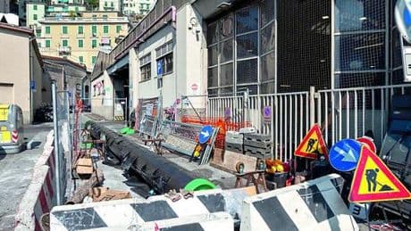 Rimessa Amt di Staglieno, l’amianto frena i lavori: “Dopo gli espropri di via Vecchia c’è troppo degrado”