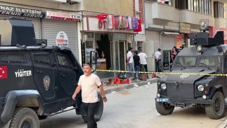 Van'da taşlı sopalı kavgada gözaltına alınan 20 kişiden 2'si tutuklandı
