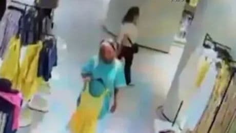 İngiliz komedyen, Şişli'de hırsızlık yaparken yakalandı