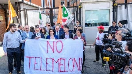 La sconcertante foto di Schlein, la verità su Garlasco e Putin: quindi, oggi...