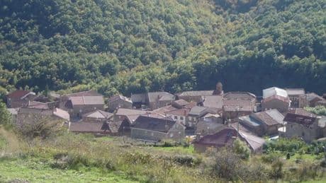 Así es el pueblo más antiguo de España que visitan los reyes: está en la sierra palentina y cuenta con un fuero especial