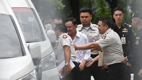 El TS de Tailandia condena a un año de cárcel por corrupción al influyente exprimer ministro Thaksin Shinawatra