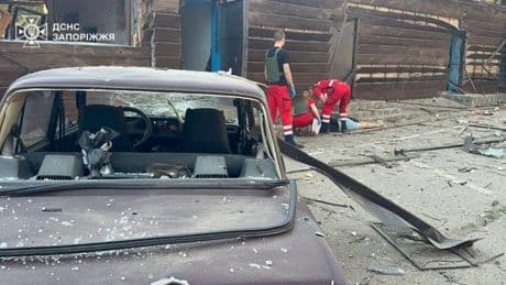 Dos muertos y 12 heridos, entre ellos dos niños, en un ataque ruso contra un complejo vacacional en Zaporiyia